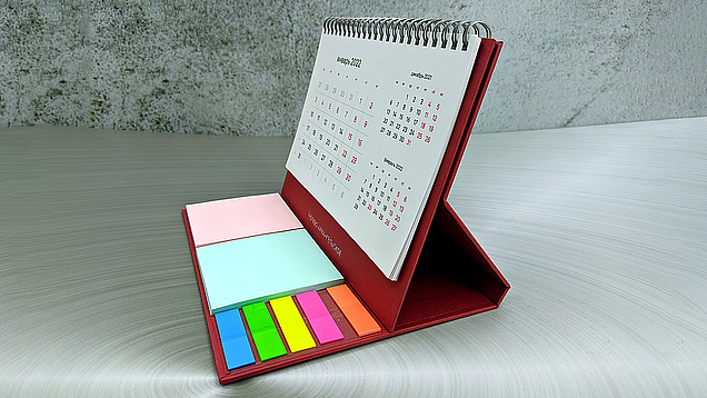 Оригинальный календарь органайзер в с удобными стикерами и пометками на каждый день. В сложенном виде превращается в небольшую книжку. Тираж календарей изготовлен в типографии «Арт Полиграфия».